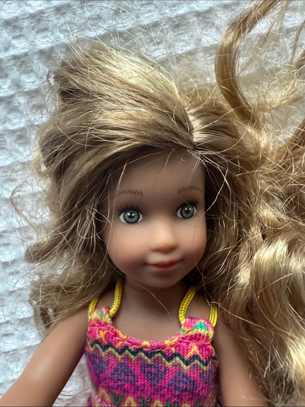 American Girl Mini Doll Lea Clark 6” GOTY 2016 Tropical Dress - Picture 5 of 6